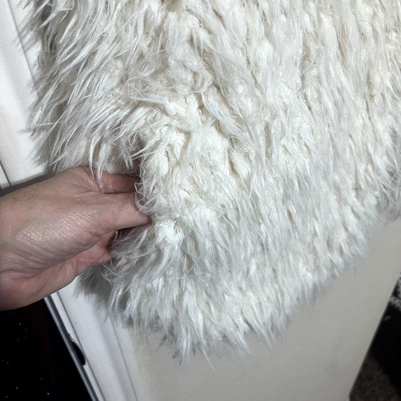 Two by Vince Camuto Womens Faux Fur Vest Size L Mob Wife Cream Ivory - Picture 3 of 8